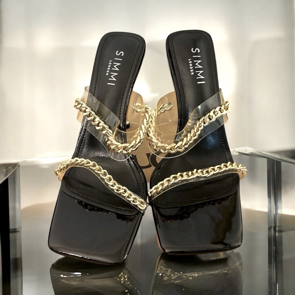 SIMMI London Black & Gold Chain Heels ✨
Size: 9 (True to size)